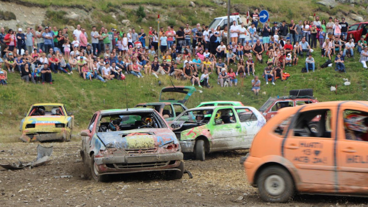 Un moment de la 'Crash Car', celebrada aquesta tarda a Grau Roig
