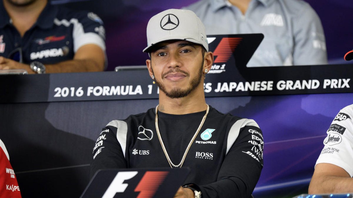 Hamilton s'enfada amb la premsa i no parlarà més