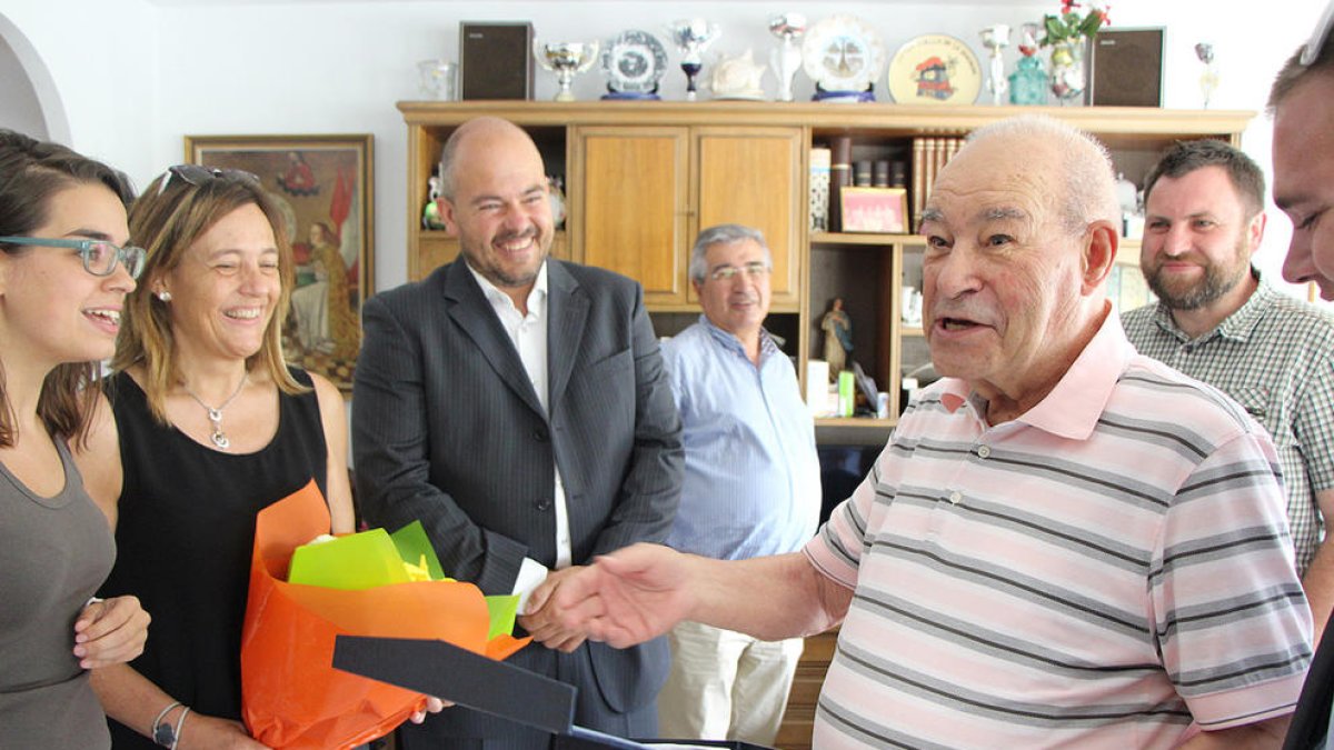 Encamp homenatja els padrins més vells de la parròquia