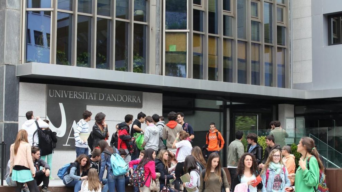 El Govern ha aprovat els ajuts per als estudis superiors