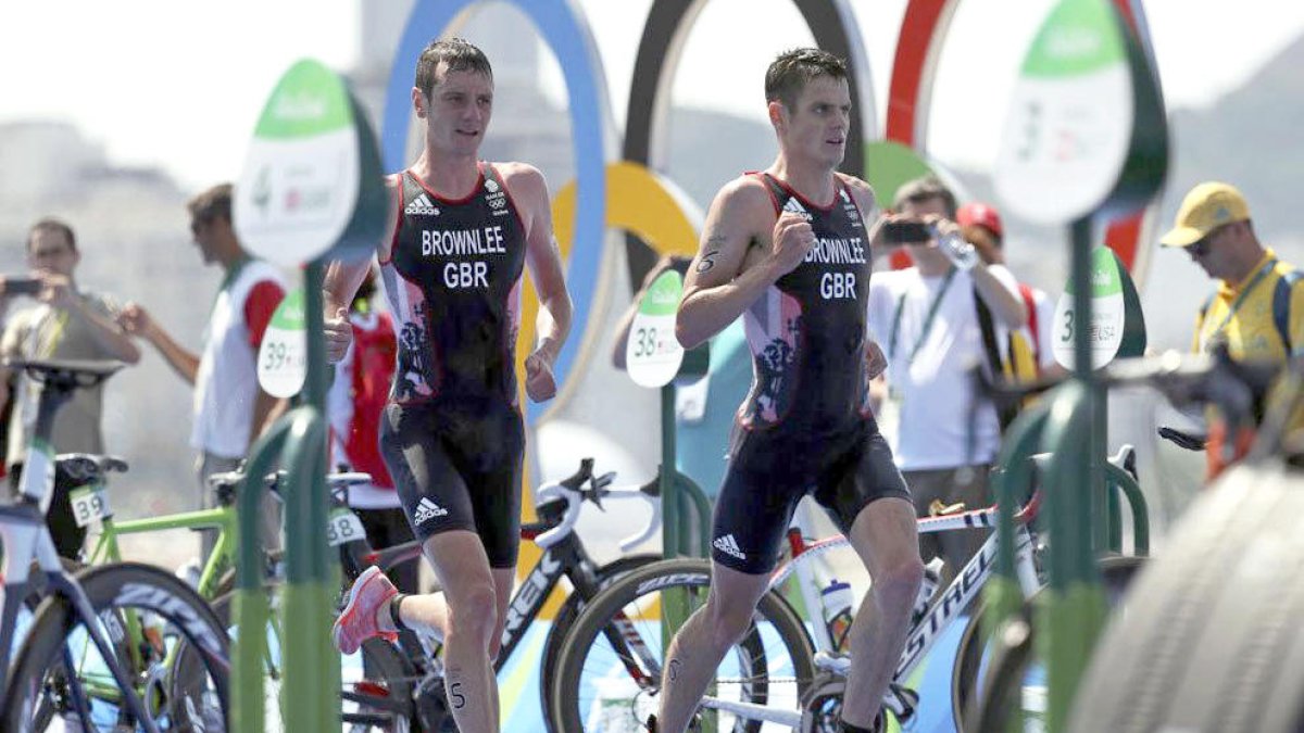 Els Brownlee fan doblet en triatló