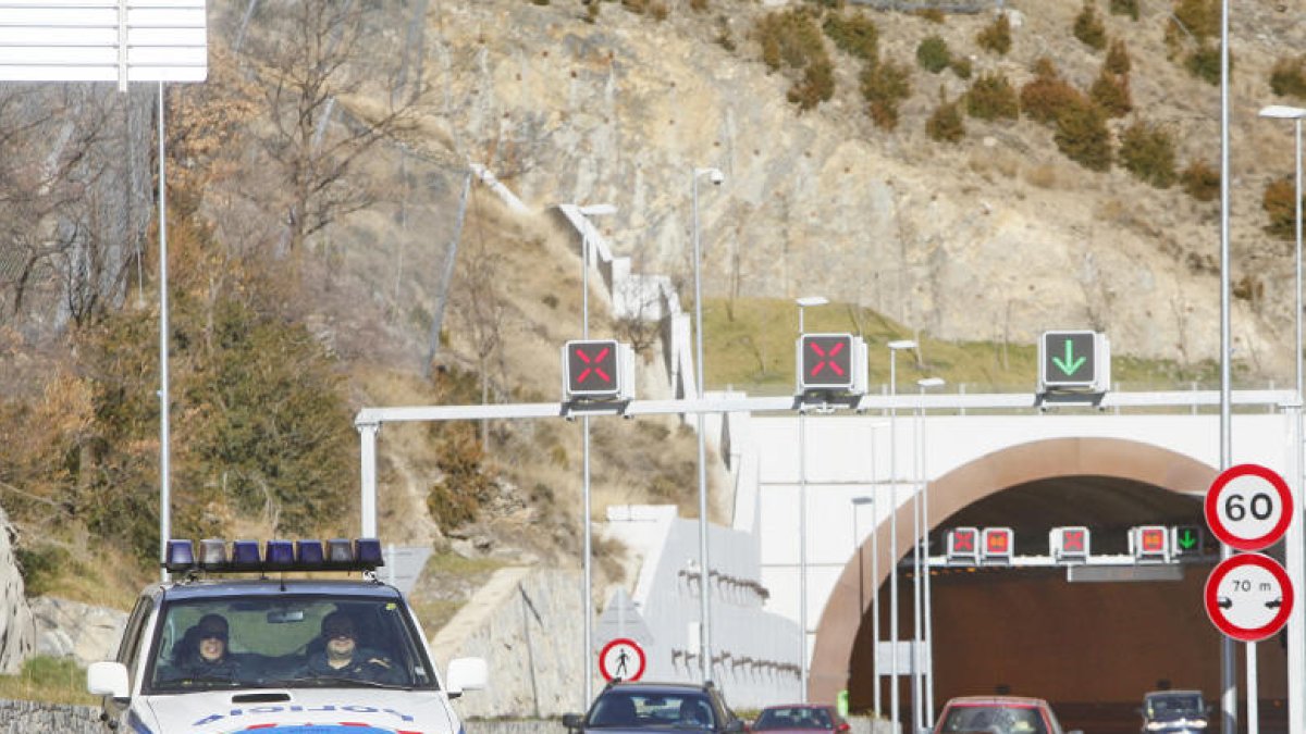 Persecució per robar tabac en una benzinera