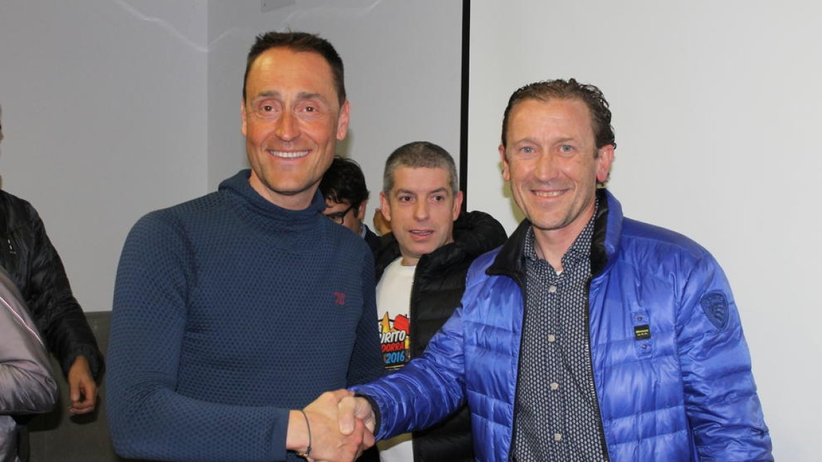 Gerard Riart surt reelegit president de la Federació