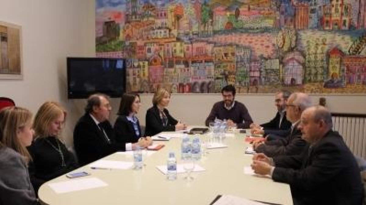 La Generalitat insta els catalans a aprofitar els llocs de treball a Andorra