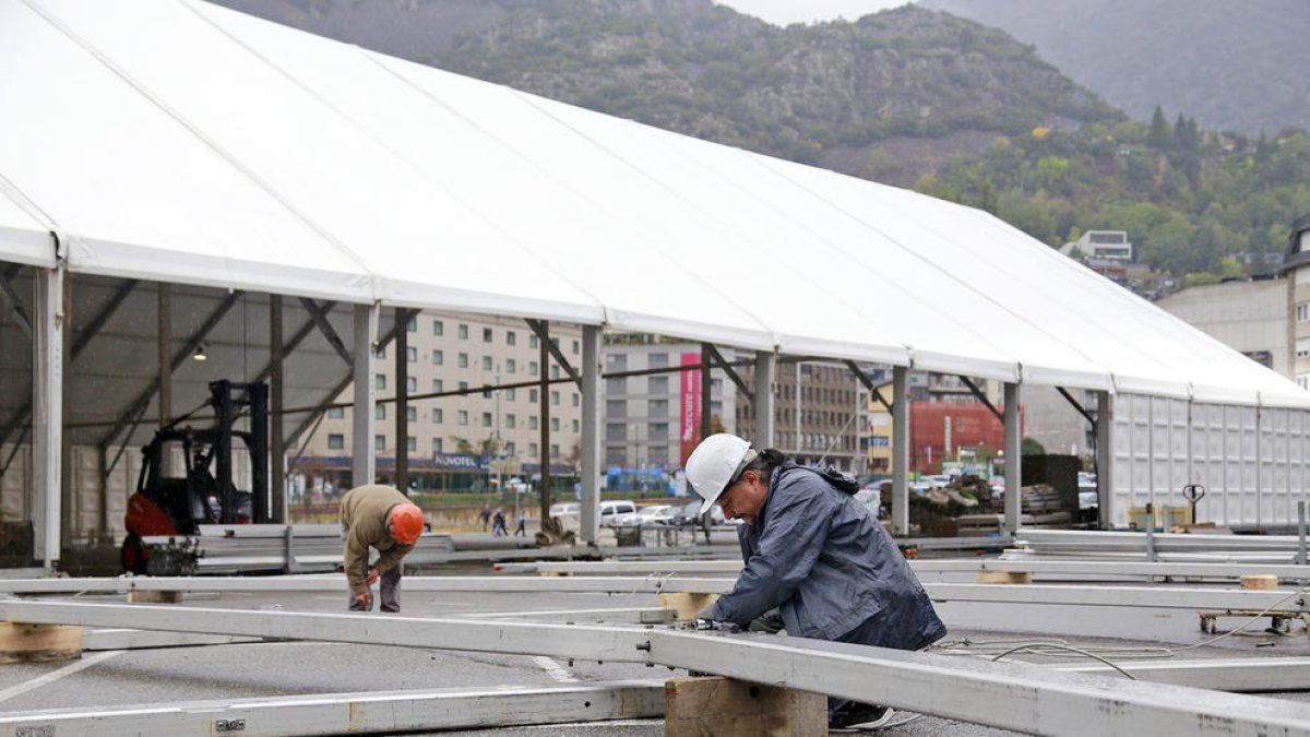 Problemes amb l'envelat de la Fira