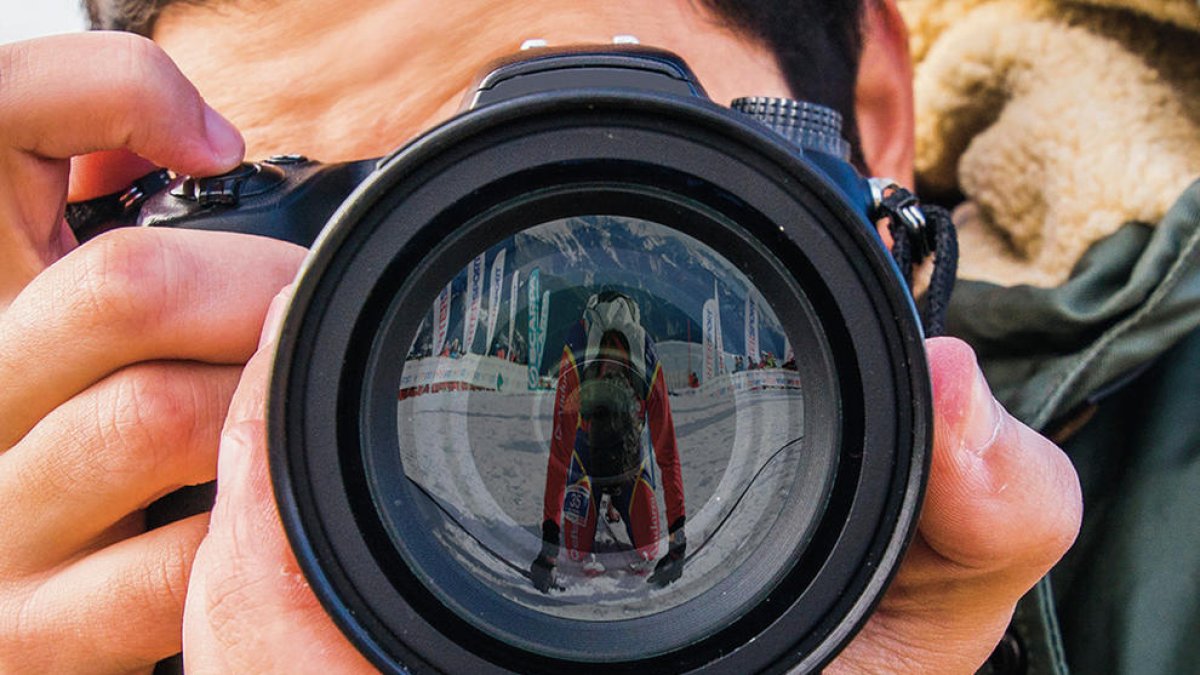 El calendari inclou imatges de cinc fotoperiodistes d'Andorra