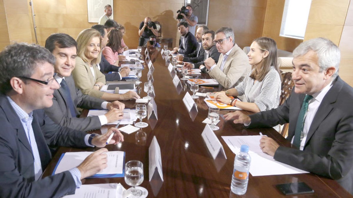 El PP busca el suport del PNB i C's rebutja “privilegis” als nacionalistes