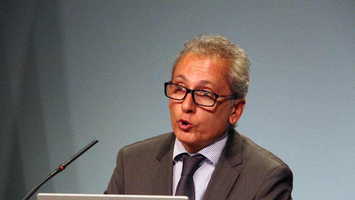 Francesc Camp,  ministre de Turisme.