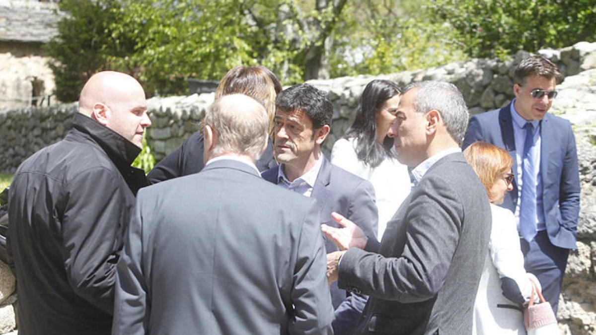 Anàlisi financera de Govern i comuns per al nou model de transferències