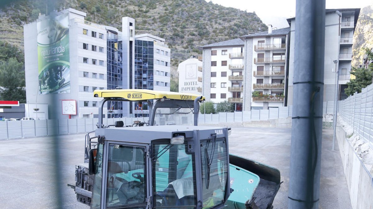L'aparcament del Prat Nou només serà per als visitants de Naturlandia