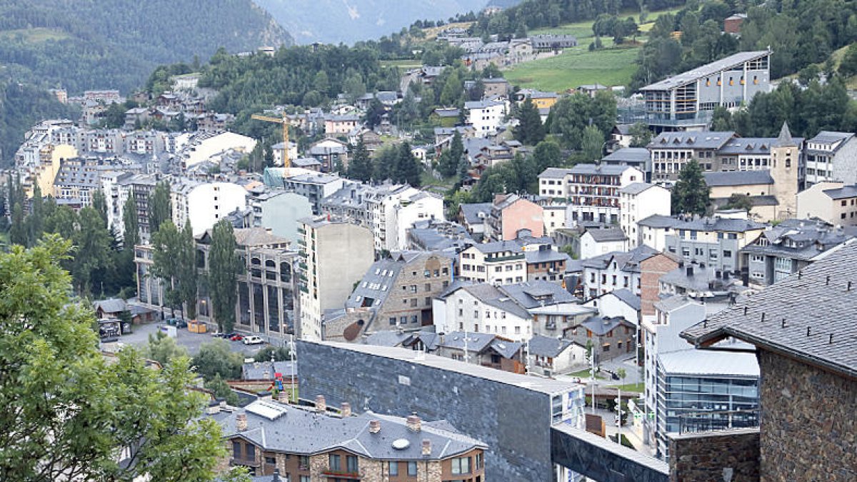 La policia investiga robatoris en sis domicilis particulars