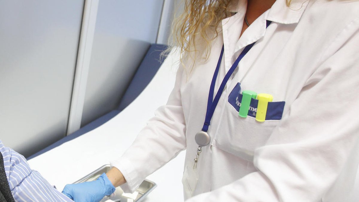 Les infermeres reclamen més facilitats per treballar a Europa