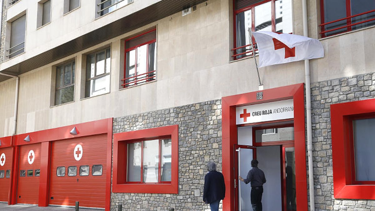 La teleatenció domiciliària de la Creu Roja assoleix els 300 usuaris