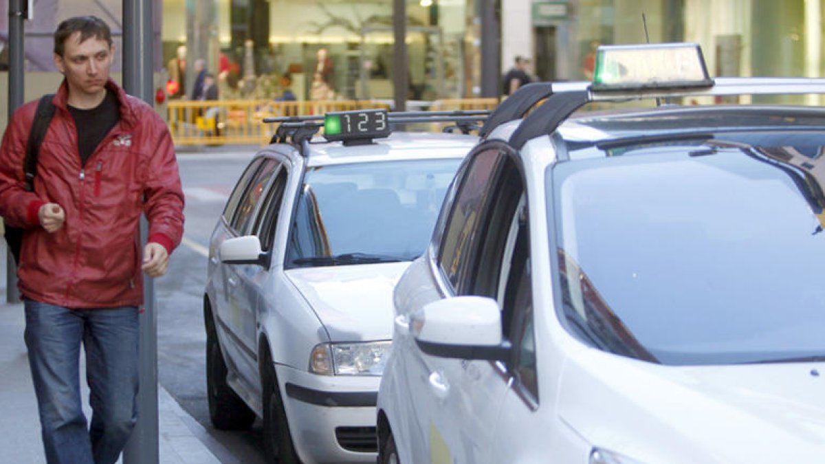 Els taxistes volen un increment de tarifes equivalent a l'IPC si és positiu