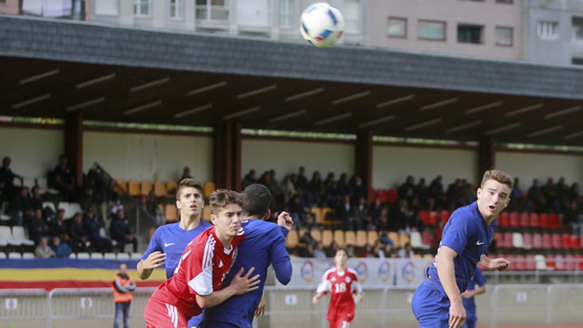 Les errades en defensa condemnen la sub-17 en el segon partit del Preeuropeu