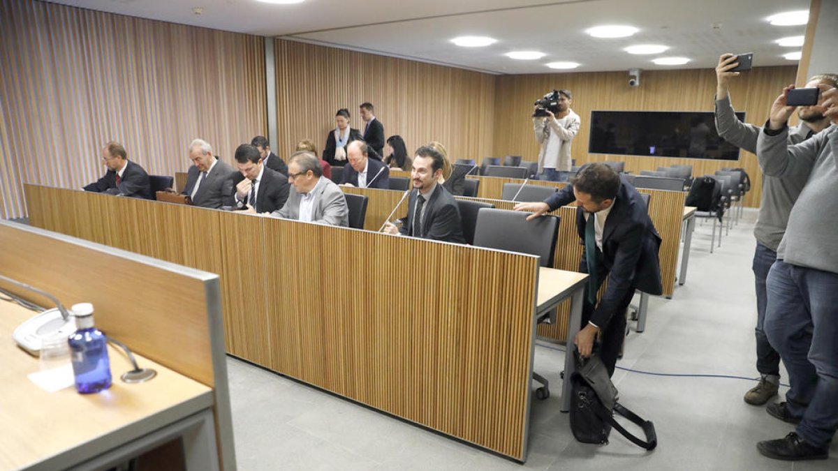 La successió de Martí i l'heliport, als set tuits de la setmana