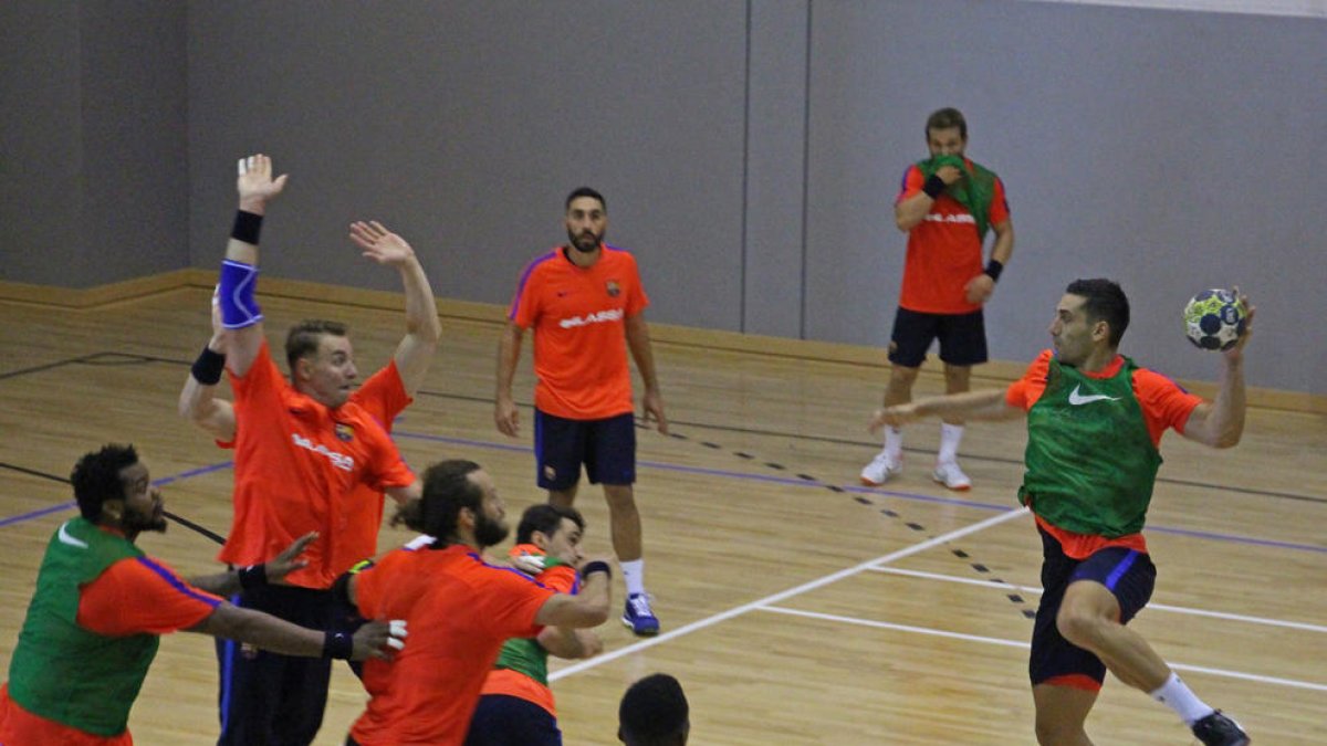 Un moment de l'entrenament del Barça Lassa d'handbol