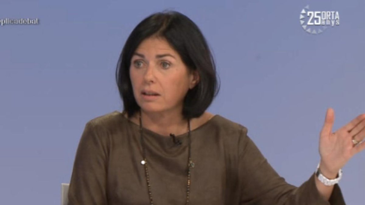 Meritxell Mateu durant l'entrevista al programa de La Rèplica, d'RTVA