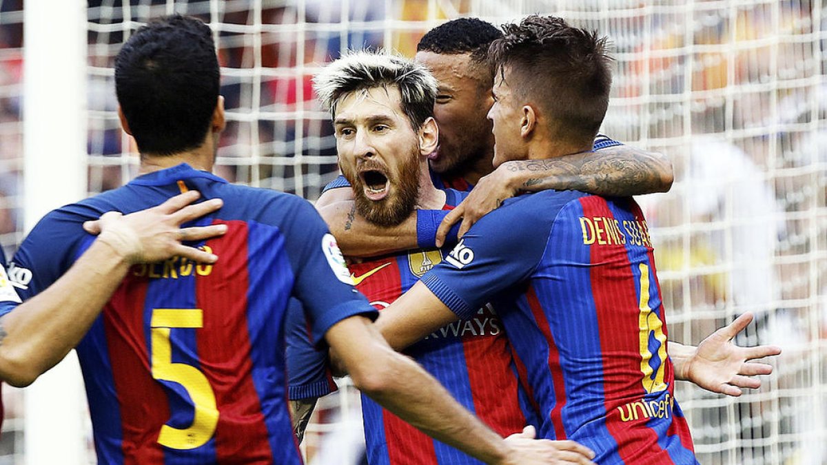 Victòria 'in extremis' del Barça, que perd Iniesta per una lesió al genoll