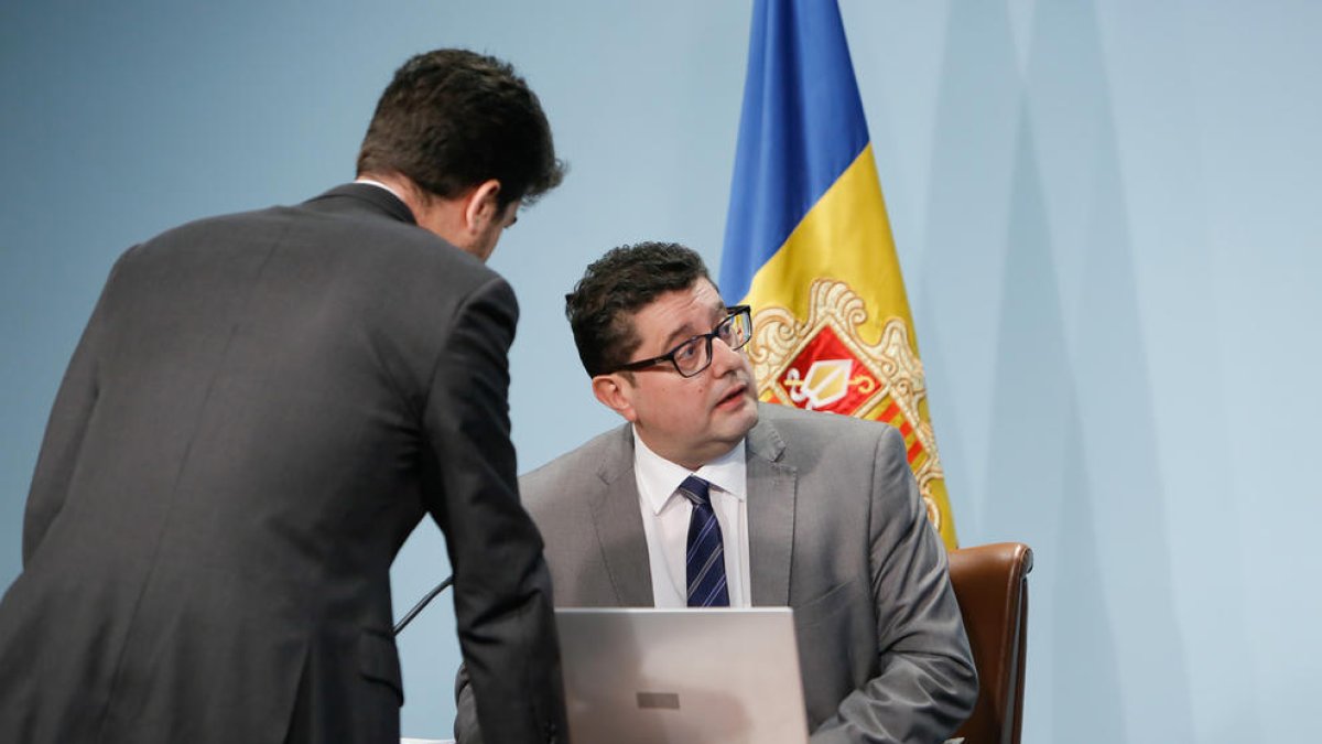 El cap de la Unitat d'Intel·ligència Financera, Carles Fiñana, durant la presentació de la memòria 2015, avui al matí