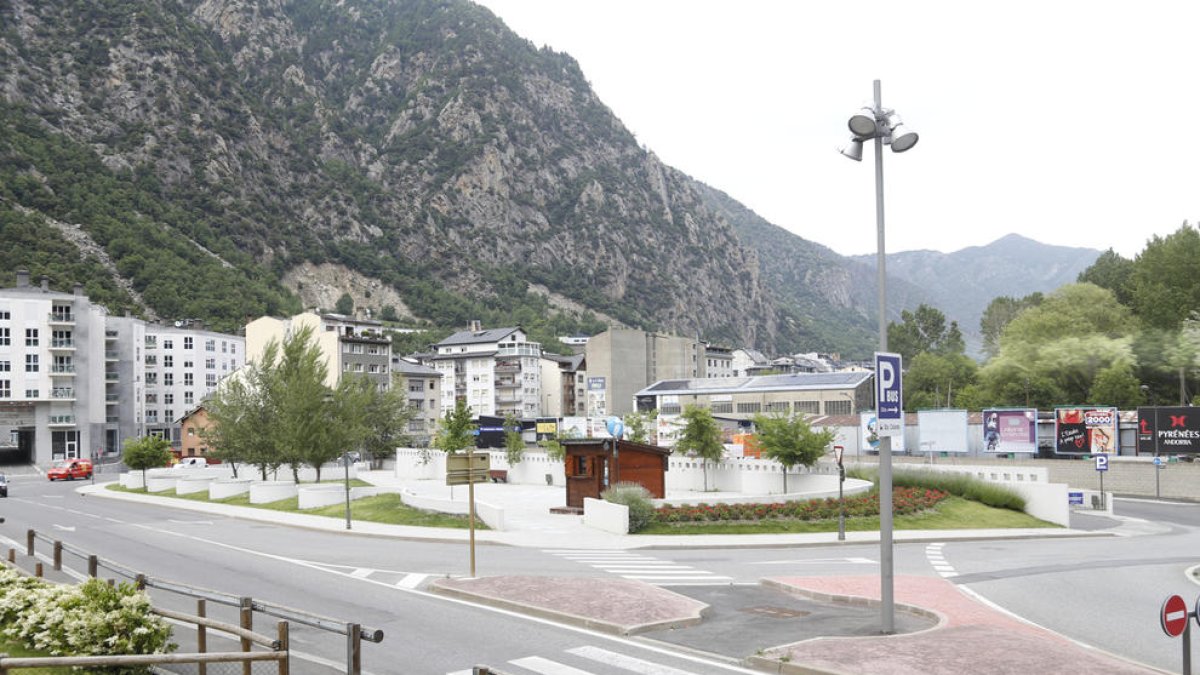 Concurs d'idees per fer d'una sala d'exposicions a Santa Coloma