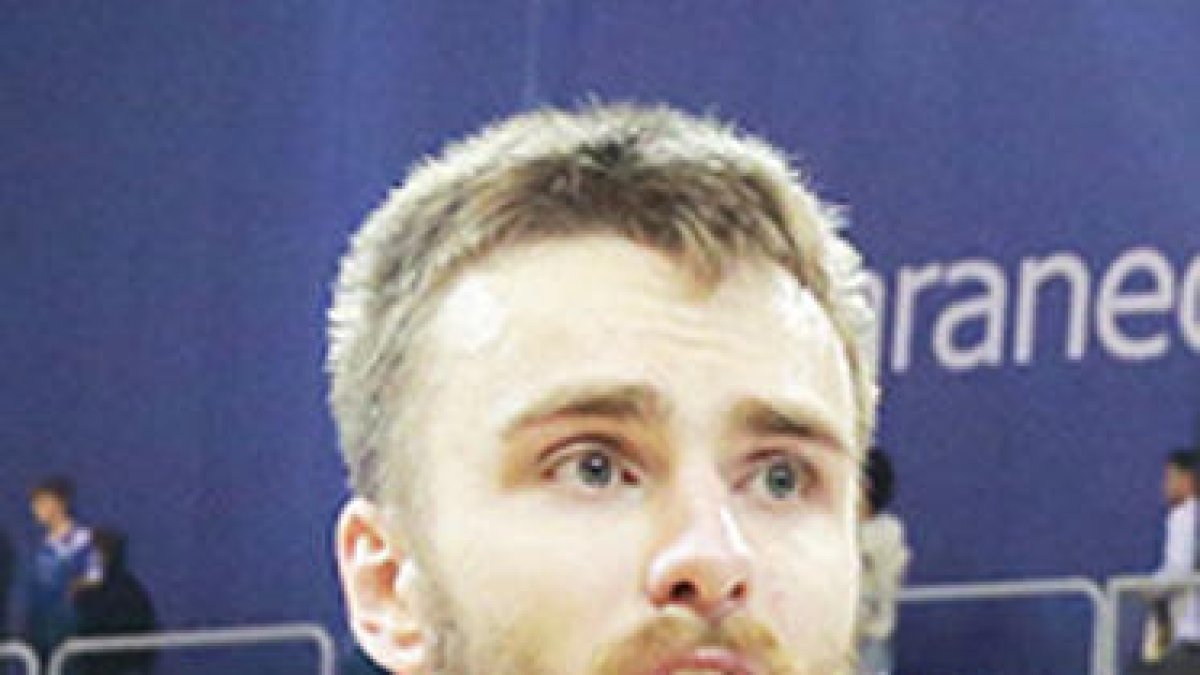 Jelinek invoca l'esperit defensiu mostrat a casa per vèncer diumenge a València