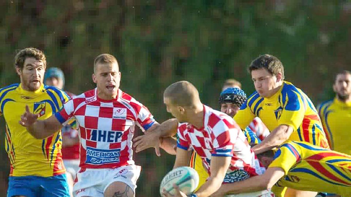 Els 'isards' paguen cara una primera part “desastrosa”