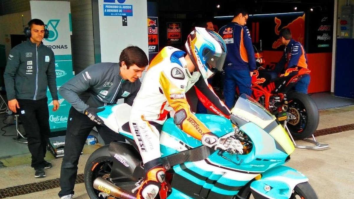 Cardelús s'estrena amb l'Stylobike Petronas fent 70 girs al Circuit de Jerez
