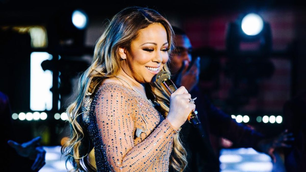 Mariah Carey durant la seva actuació fallida de Cap d'any