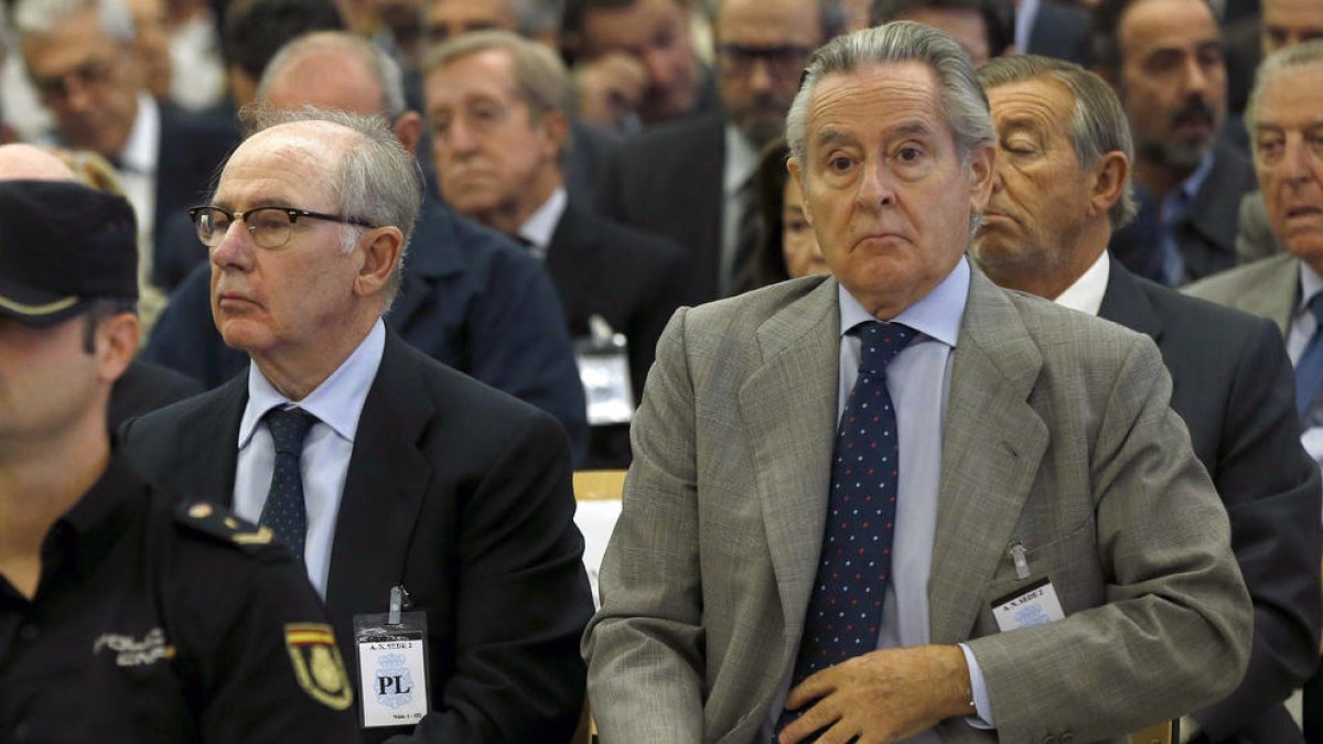 El jutge descarta mesures cautelars per a Rato i Blesa