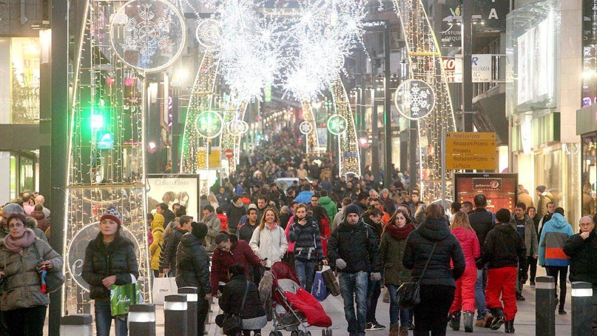 Previsió de cues a la tarda per la sortida de turistes