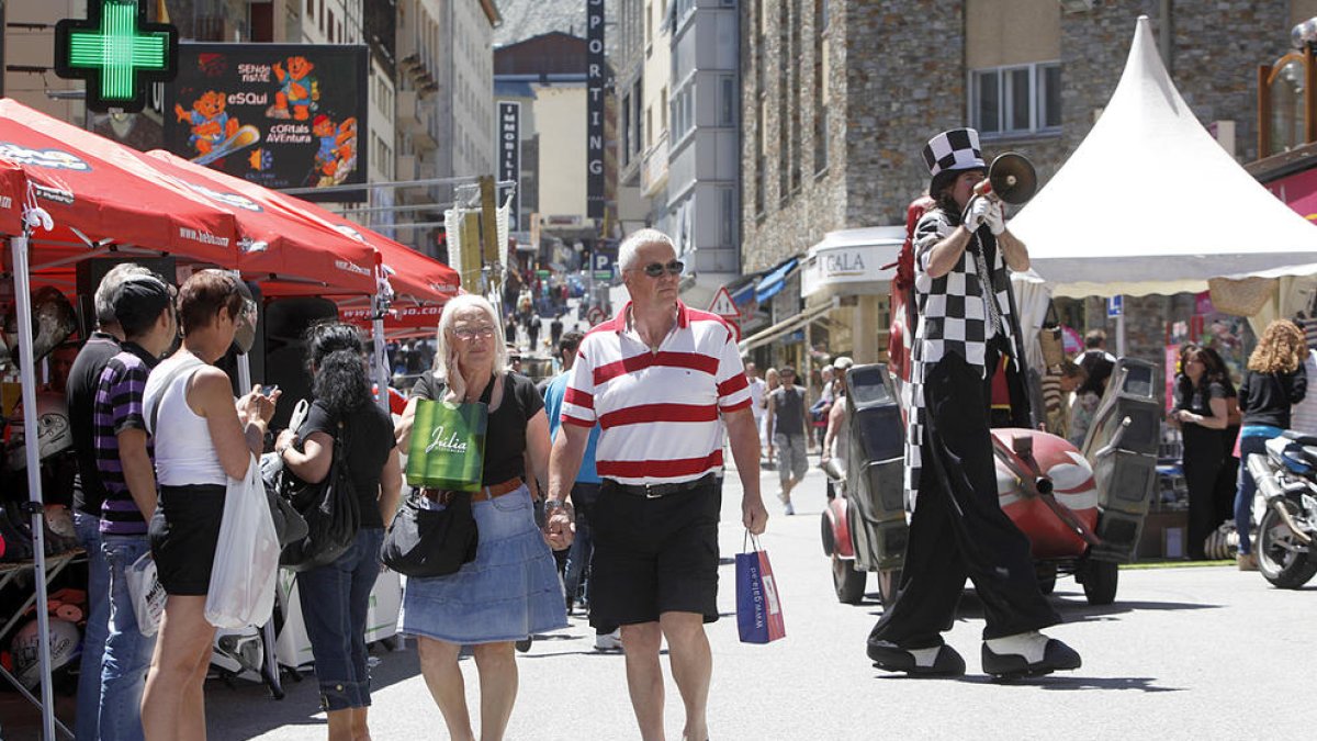 Torres afirma que l''outlet' del Pas no seria “deixalleries de les botigues”