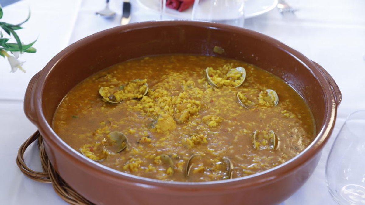 Arròs amb rap i cloïsses