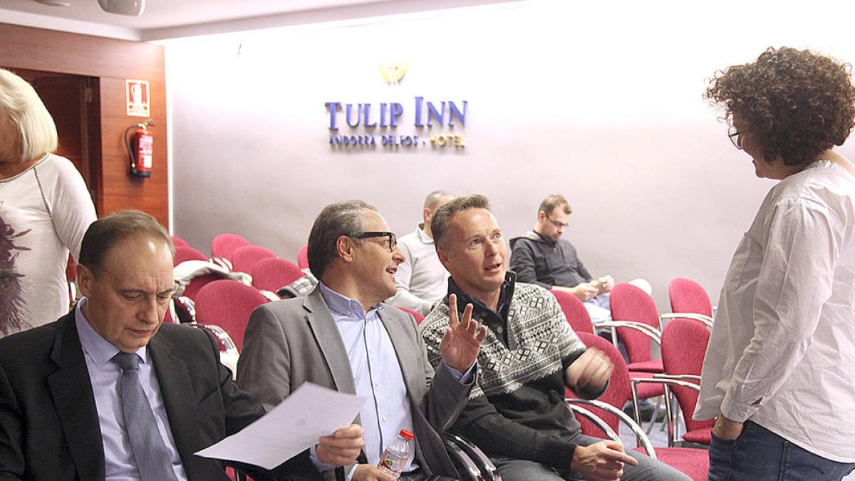 DA i SDP carreguen contra els Liberals per voler frenar l'acord amb la UE