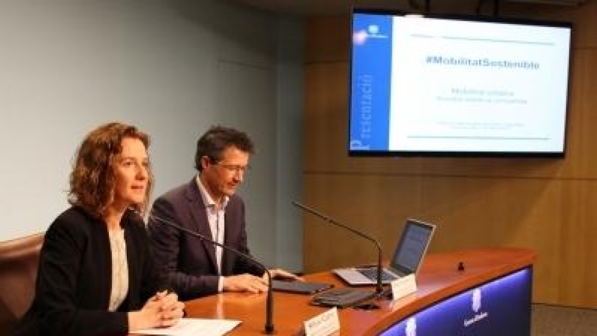 La bicicleta elèctrica compartida arribarà amb una quinzena d'estacions per tot el país