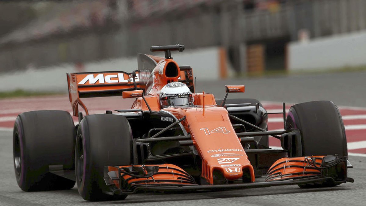 El McLaren-Honda d'Alonso continua amb problemes al motor i l'asturià es desespera