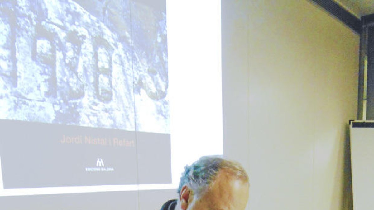 “Hi ha ferides de la guerra civil que no s'han tancat”