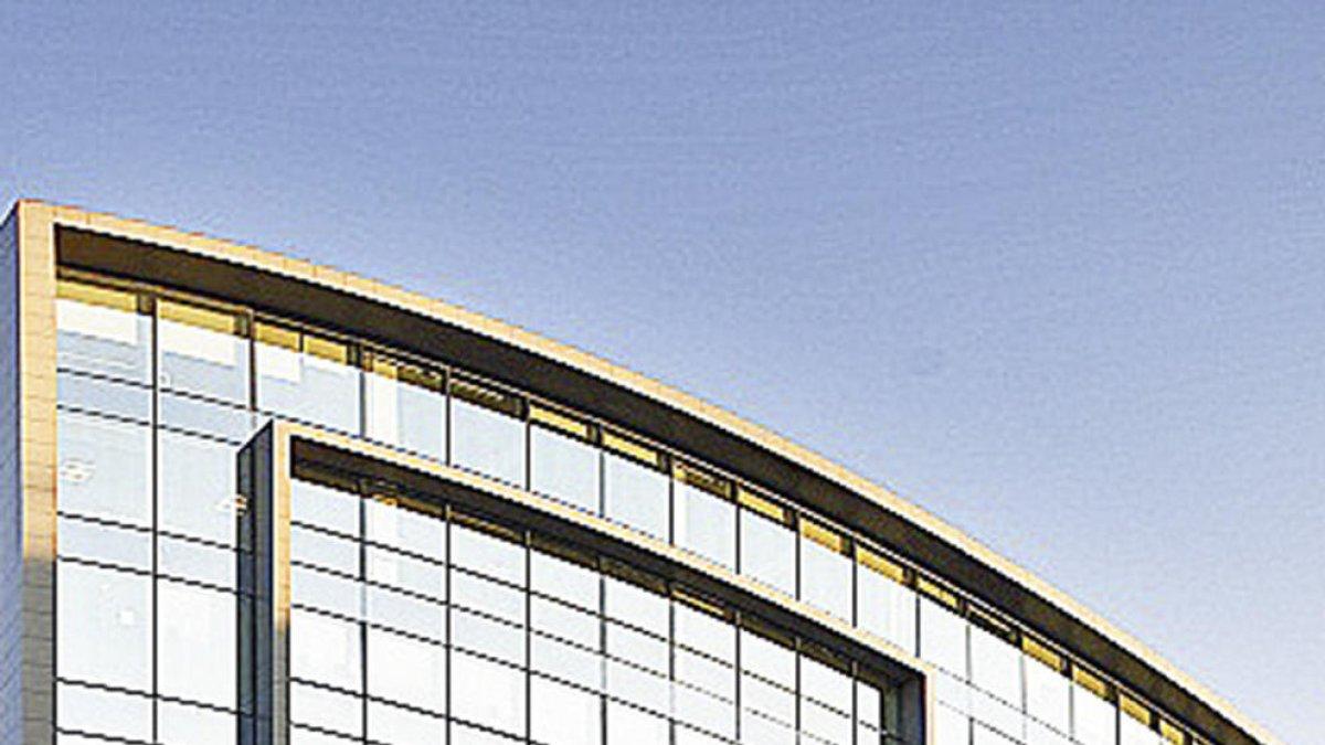 El centre sanitari Podoactiva i la consultora Everis s'instal·len al país