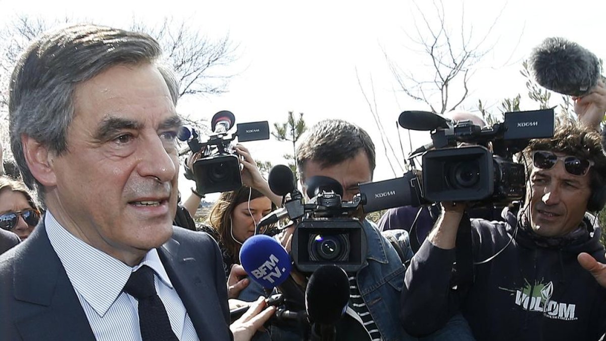 Fillon està “convençut” que es reconeixerà la seva innocència