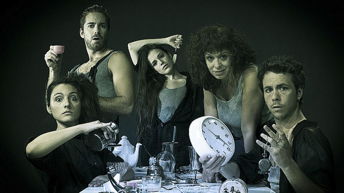 Tot explorant Alícia