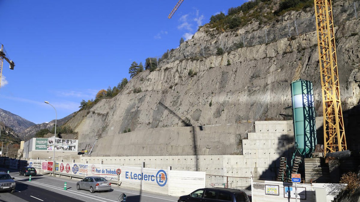 El Govern rebutja construir una rotonda al Punt de Trobada