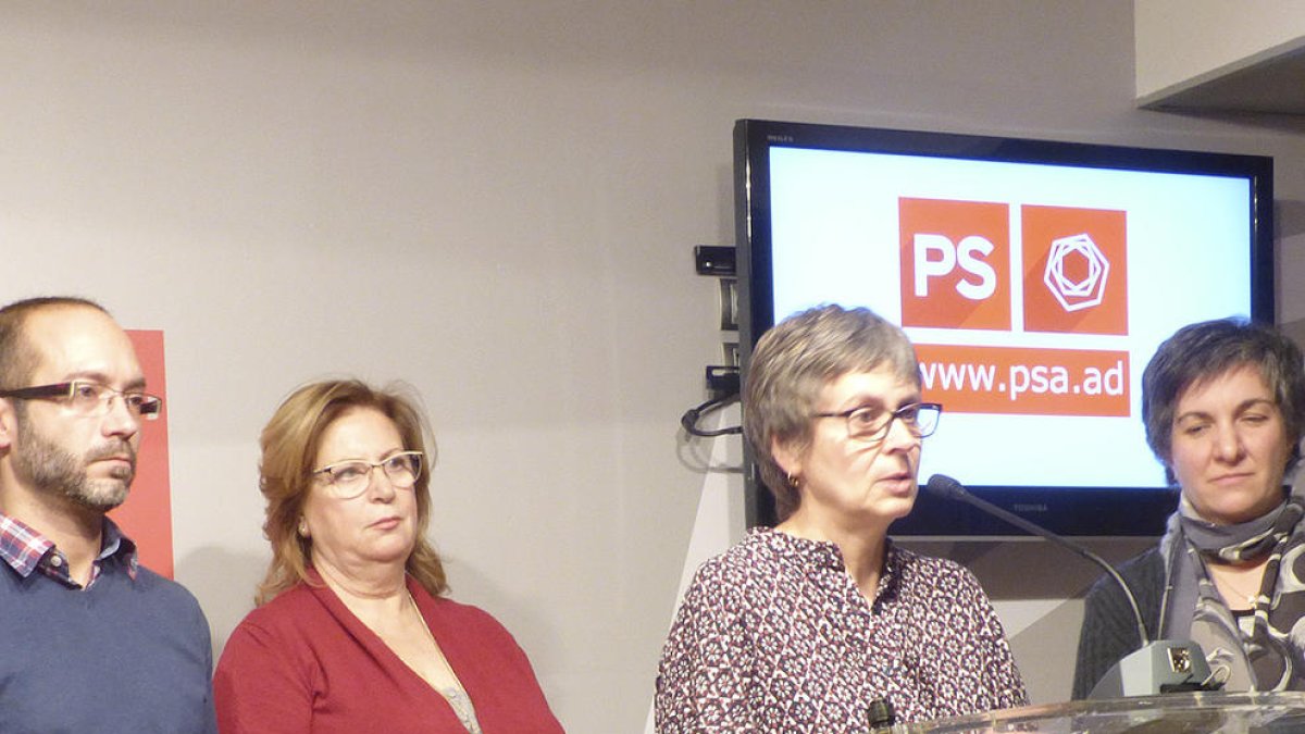 El PS insinua que s'apugen les taxes per les transferències congelades