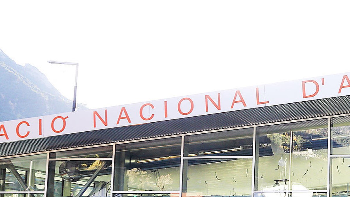 L'estació de busos no obrirà abans del març