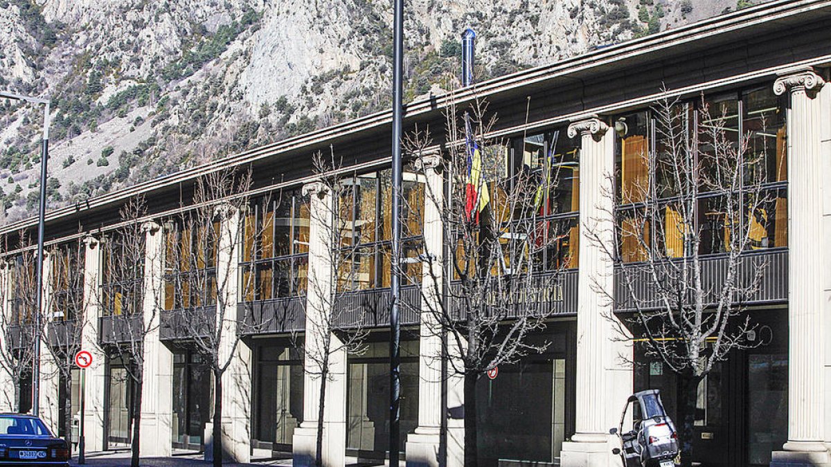 Jutjat un home que va provocar 20 intervencions policials per assetjar l'exdona