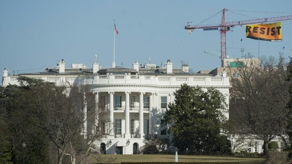 Trump firma l'ordre executiva per construir el mur amb Mèxic