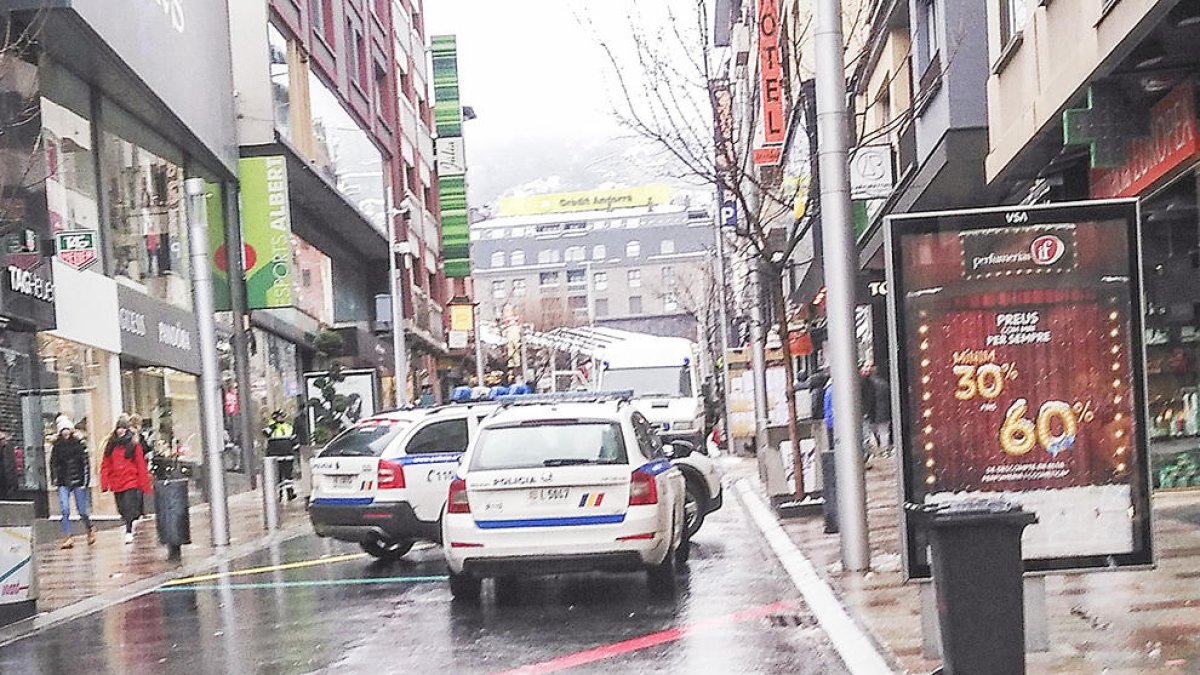 Els Tedax actuen per una motxilla sospitosa