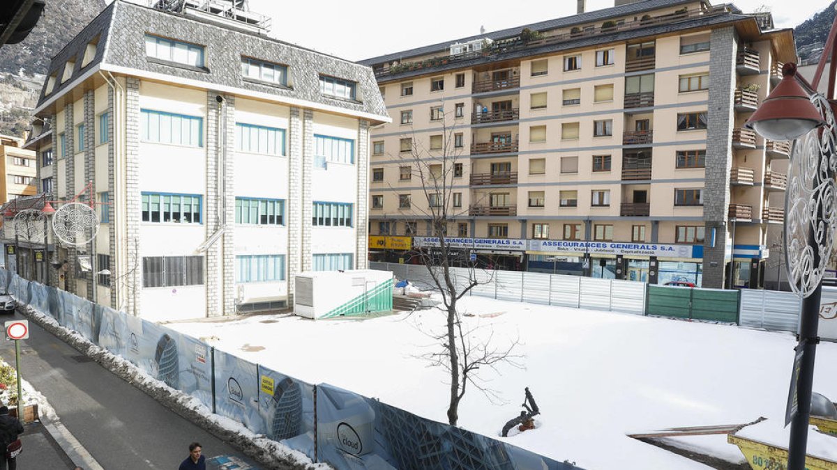 The Cloud, en suspens