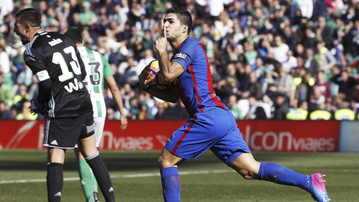 El Barça empata en un duel marcat per la polèmica
