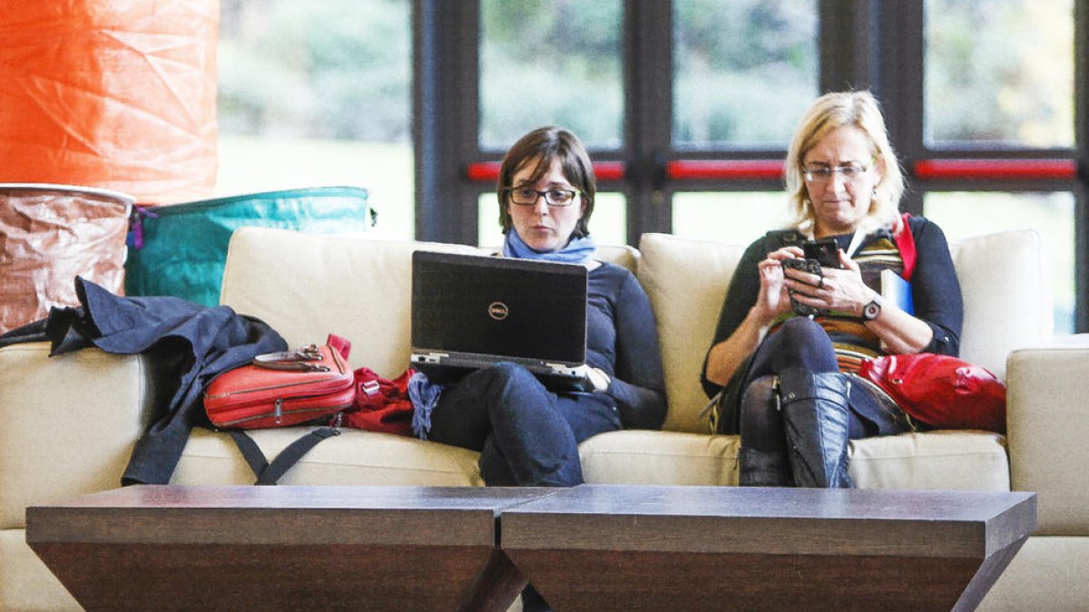 El trànsit nacional d'internet es dobla l'últim any i frega els cinc milions