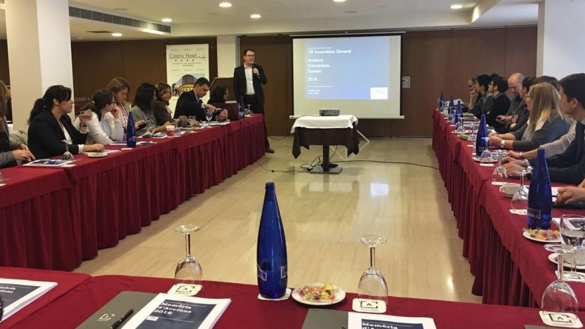 Els congressos i esdeveniments al país “mouran” aquest any 25.000 persones